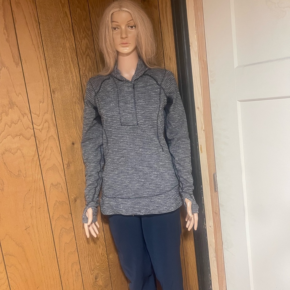 Lululemon" Think Fast Pullover - Picture 5 of 16